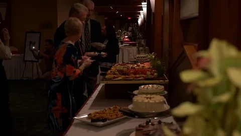 Desserts table with people. Vidéo 74288052