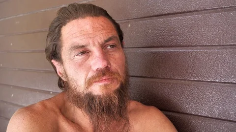 Destitute man talks on camera Video stock 116180108