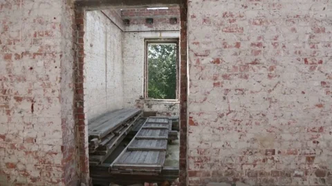 Destroyed brick building Video stock 79868246