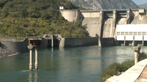Destroyed bridge. Salakovac dam Vidéo 8662316