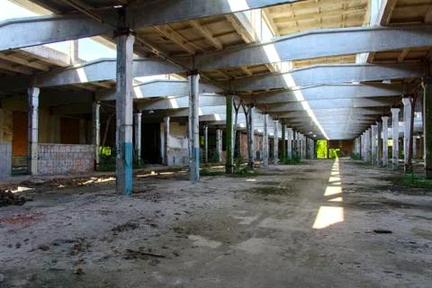 The destroyed building of the factory workshop, which worked for the defense Foto stock