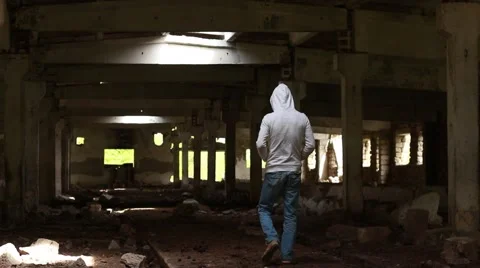 In the destroyed building Vídeo Stock 62643562