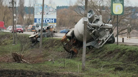 Destroyed car by Russian troops Vidéo 200917734
