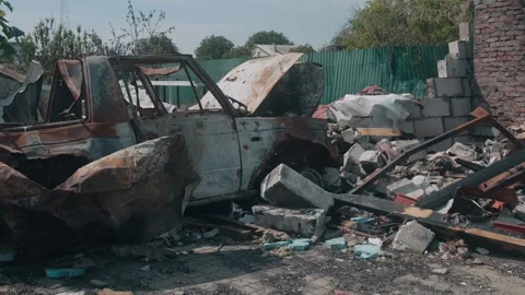 Destroyed Car in War-Torn Frontline Zone, Ukraine Stockbeeldmateriaal 296409577