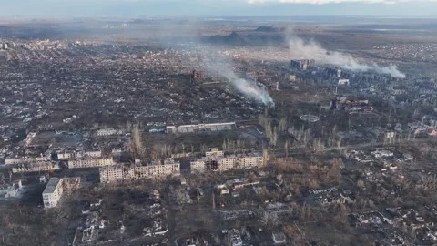 Destroyed Homes and Fires in Toretsk, Donbas, Ukraine - Drone View, March 2025 Stockbeeldmateriaal 303235235