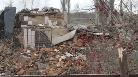 Destroyed house after being hit by a Russian bomb Video stock 196118858