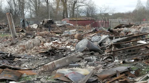 Destroyed house after being hit by a Russian bomb Vidéo 196124494