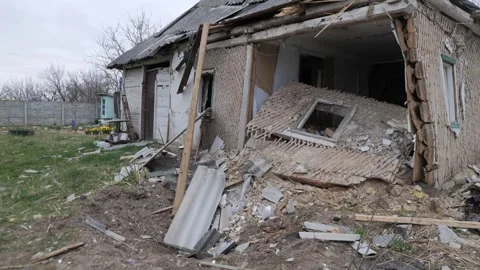 Destroyed house after bomb attacks in Ukraine. Ukraine war. Stock-Footage 244049024