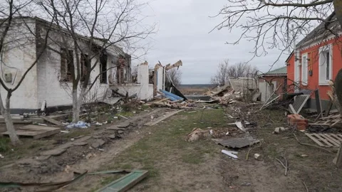 Destroyed house after bomb attacks in Ukraine. Ukraine war. Stock-Footage 244049318