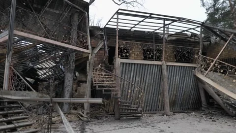 Destroyed house after bomb attacks in Ukraine. Ukraine war. Stock-Footage 244049833