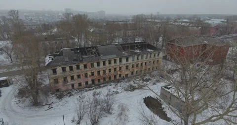 Destroyed house for demolition 4K Vídeo Stock 87452121