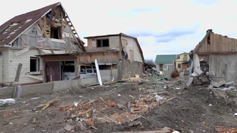 Destroyed house due to a Russian shell Vidéo 200130924