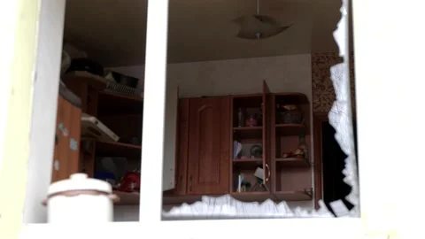 Destroyed house due to a Russian shell Vidéo 200131708