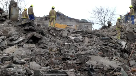 Destroyed house due to a Russian shell Vidéo 200132018