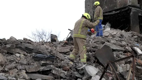 Destroyed house due to a Russian shell Vidéo 200132048