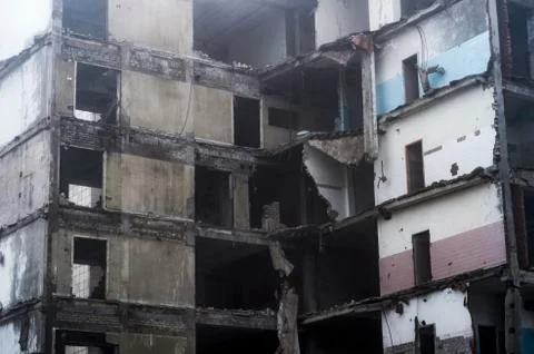 Destroyed large building with no external walls in the aftermath of the explo Stock Photos