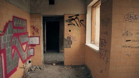 Destroyed residency, graffiti on the wall Vidéo 81499996