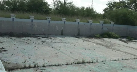 Destroyed swimming pool in Cuba Video stock 62424714