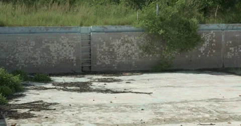 Destroyed swimming pool in Cuba Video stock 62597266