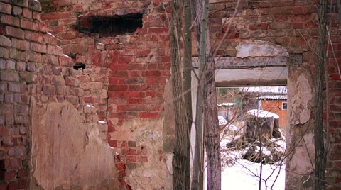 Destroyed by time and war buildings (11) 库存影片 48633789