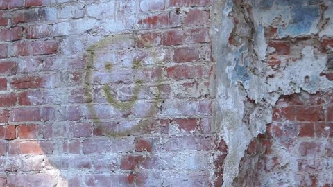 Destroyed walls of a house Video stock 138462172