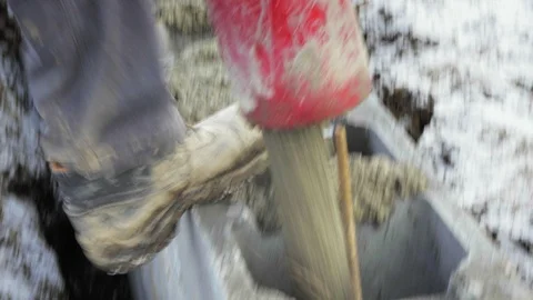 Detail of casting pump concrete to foundations. Workers work on site. Vídeo Stock 89782100