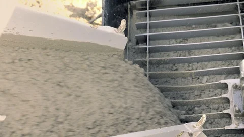 Detail of casting pump concrete to foundations. Workers work on site. Vídeo Stock 92303365