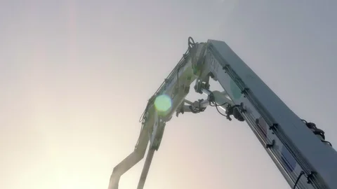 Detail of casting pump concrete to foundations. Workers work on site. Vídeo Stock 92494758