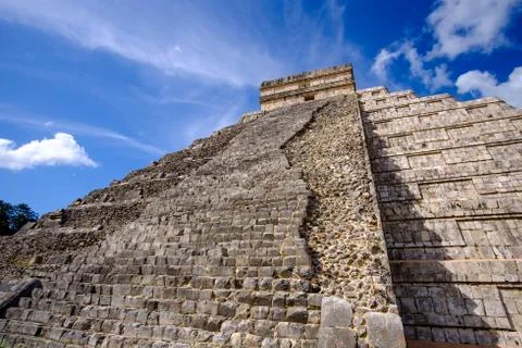 Detail view of Mayan pyramid El Castillo in Chichen Itza Stock Photos