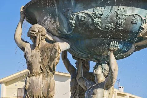  Detailansicht der berühmten Fontana Piscitelli in Manfredonia, Italien ? .. Stock Photos
