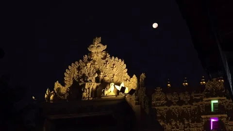 Detailed architecture of the Padmanabhaswamy Temple complex at night. The camera Stockbeeldmateriaal 341737193