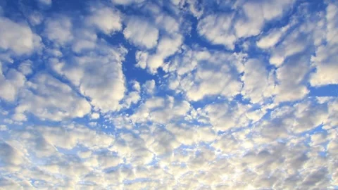 Detailed View of Altocumulus Cloud Formation in the Sky 스톡 동영상 310921964
