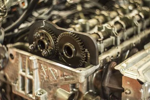  Detailed view of a car engine s timing chain with maintenance and replace... Foto stock