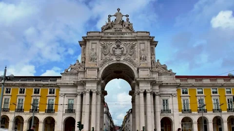 Detailed view of the top of Rua Augusta Arch. Stock Footage 327685353