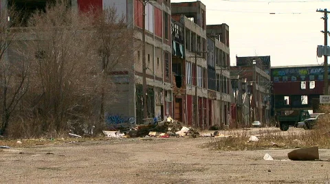 Detroit's abandoned and deteriorating Packard Auto Plant 動画素材 662695