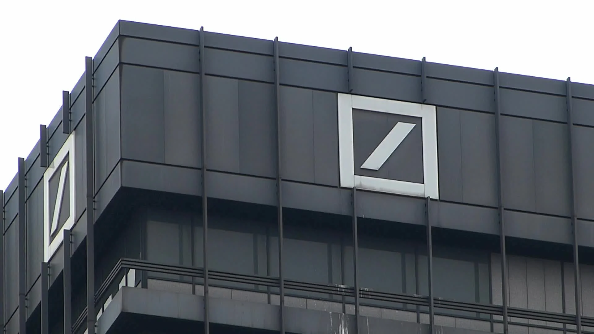 Deutsche Bank Rossmarkt Square Frankfurt Am Main Financial District
