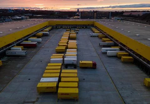 Deutsche Post DHL mega parcel centre in Bochum, Germany - 04 Dec 2020 Foto stock