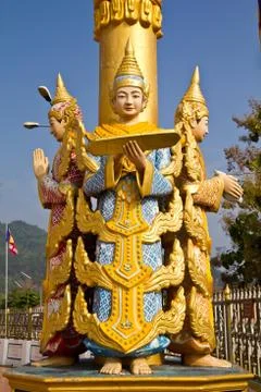 Deva statue in myanmar style molding art Foto stock