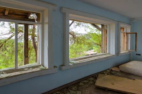 Devastation inside cottage on territory of abandoned five-star hotel, Turkey Foto stock