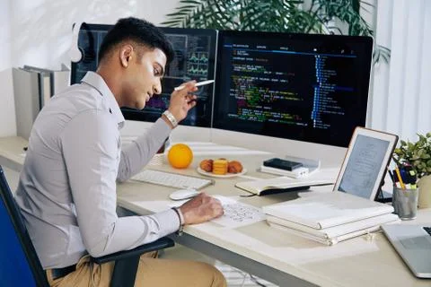 Developer checking structure chart 스톡 사진