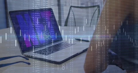 Developer monitoring pulsing laptop code, analytics bars appearing and callouts Vídeos de archivo 318544810