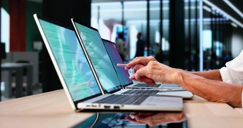 Developer Office: Coding And Developing Software On Computer Screens 스톡 사진