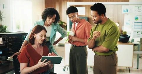 Developer, programmer and tablet with business people in office for data system 库存照片