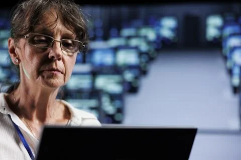 Developer setting up gaming servers Stockfoto's