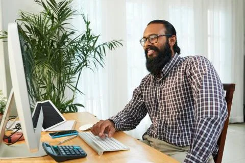 Developer working on computer at office Foto stock