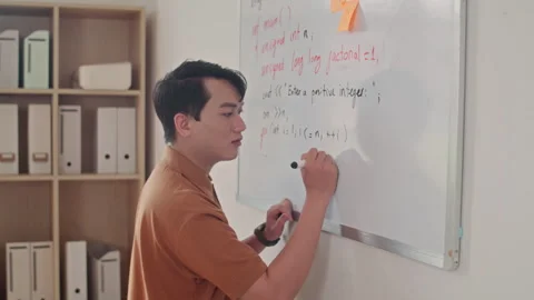 Developer Writing Programming Code on Whiteboard at Office Vídeos de archivo 265068308