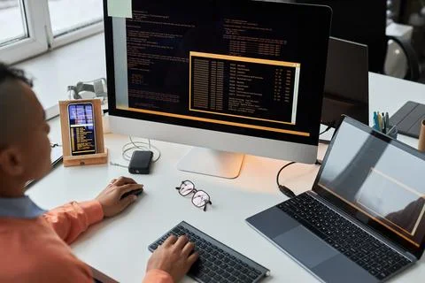 Developer writing security codes on computer 库存照片