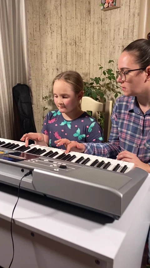 Developing musical skills Video stock 320934207