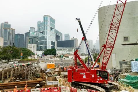 Development site with workers in center in Hong Kong Foto stock