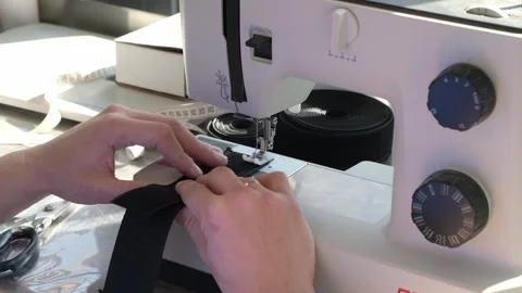 Development of a working, fixing mechanism for a new prosthesis in the workshop. Stockbeeldmateriaal 269377319